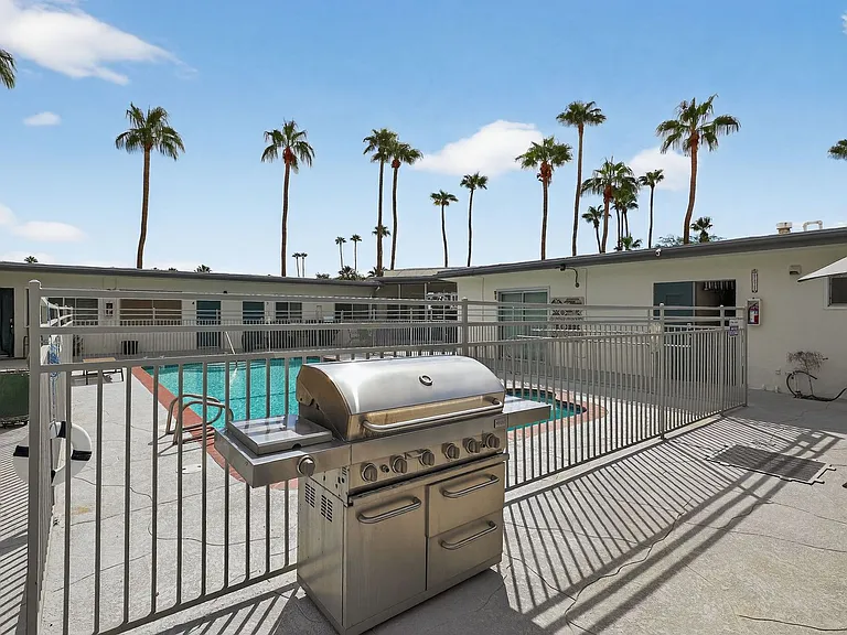 588 E. Mel Avenue - Hermosa Palms — Photo 29