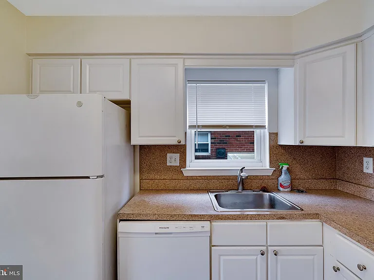 9754 E Roosevelt Blvd #1 — Photo 13