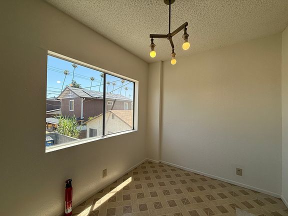 5th image of 114 S Marguerita Ave #3