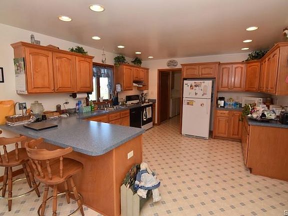 5th image of 205 Clearbrooke Blvd