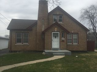 212 N Elmwood Ave, Waukegan, IL 60085