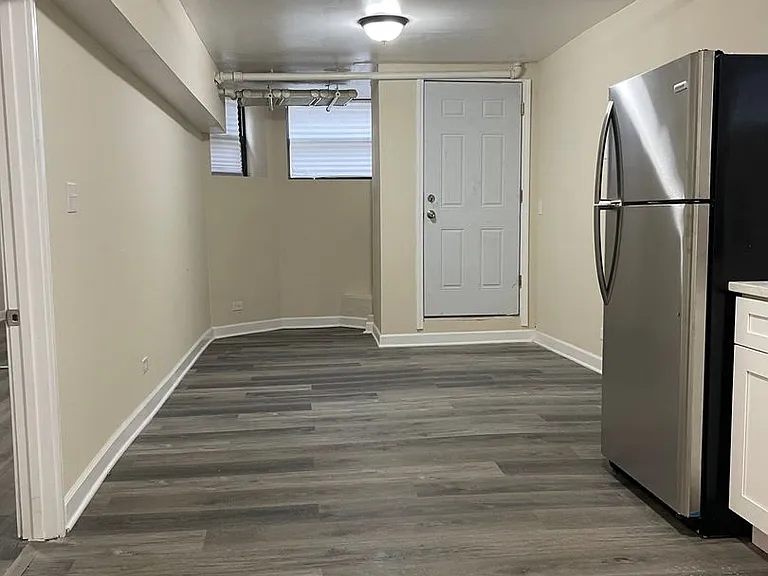 1210 W Lexington St — Photo 3