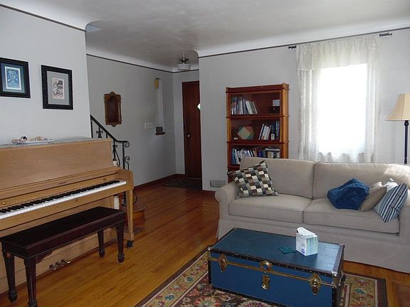 3rd image of 2626 Allaire Ave