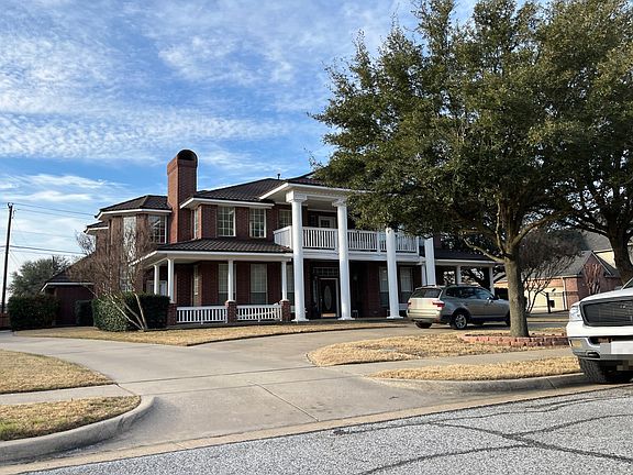 3rd image of 3608 Rosebud Dr