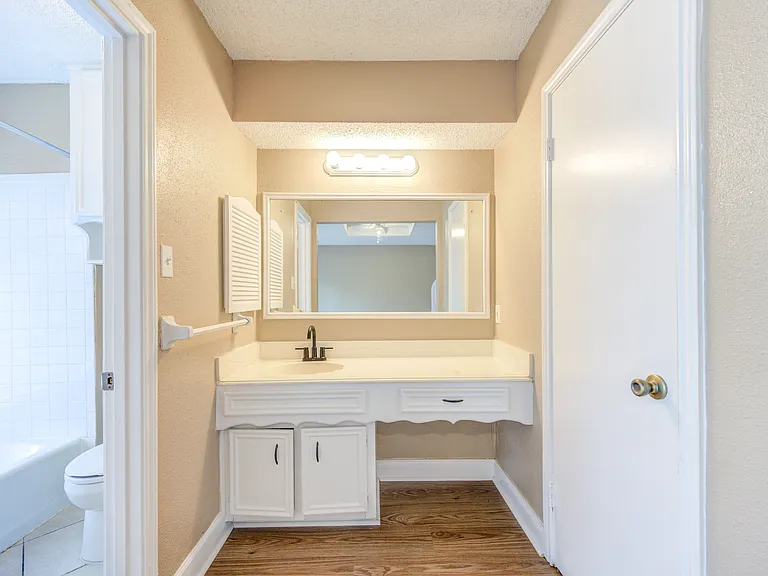 2427 Ridgemont Dr — Photo 10