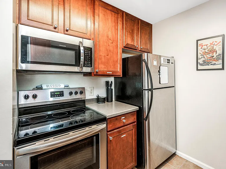 75 Fern Oak Cir #303 — Photo 5
