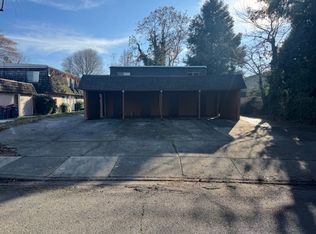 907 Royal Ct #4, Medford, OR 97504