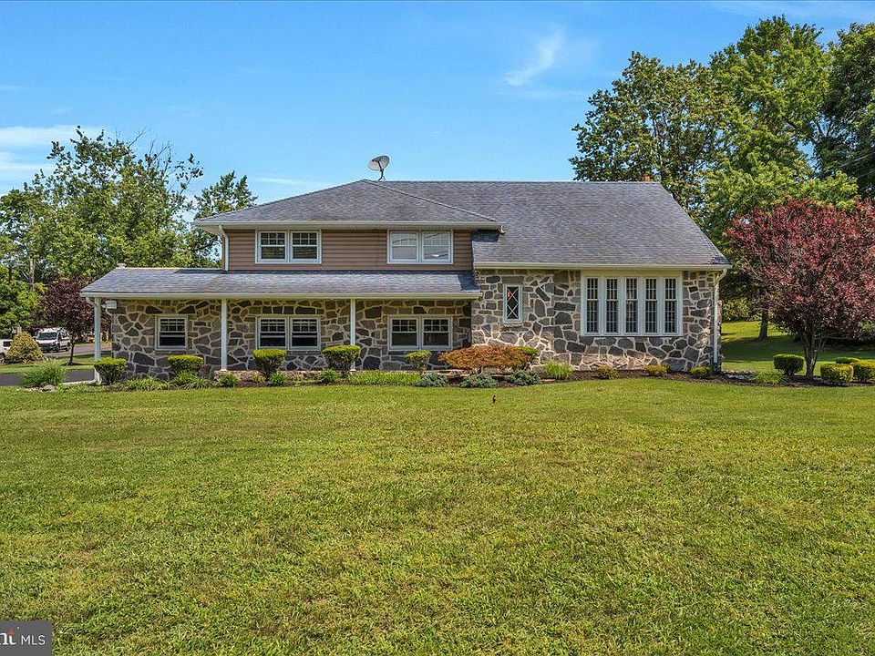 1st image of 308 Devon Rd