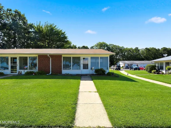 1121D Argyll Circle #D, Lakewood, NJ 08701