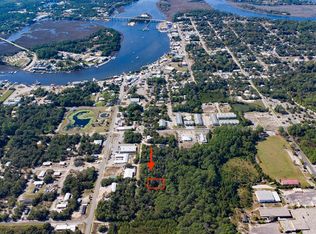 5 E Meridian Ave, Carrabelle, FL 32322