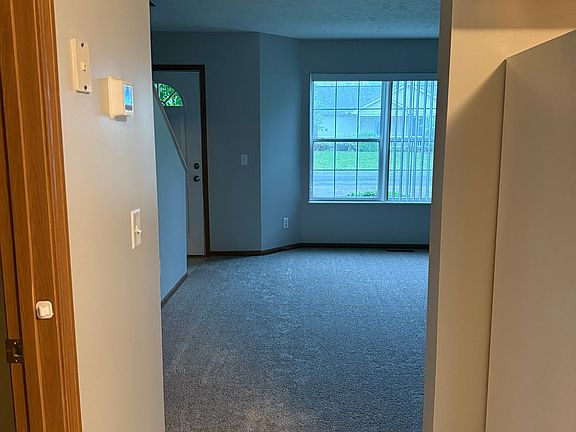 5th image of 305 W 1st Ave