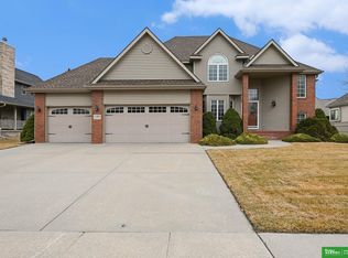 1280 N Bristolwood Dr, Fremont, NE 68025