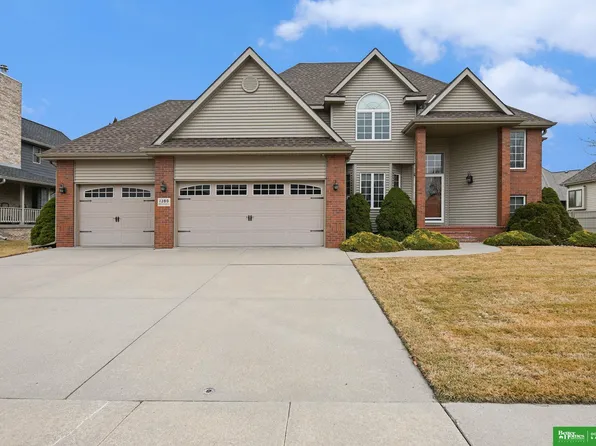 1280 N Bristolwood Dr, Fremont, NE 68025
