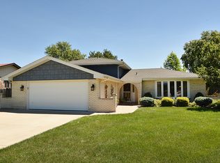 15601 Maple Ct, Homer Glen, IL 60491