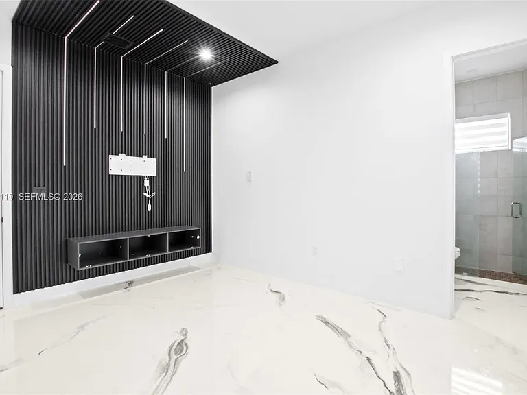 17745 SW 45th St — Photo 5
