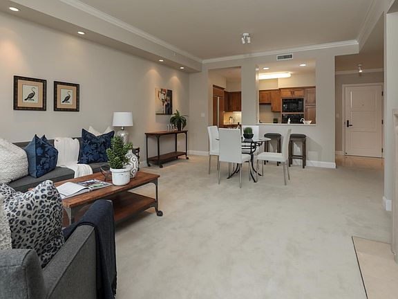 4th image of 555 Byron St APT 307