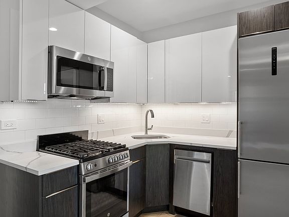 5th image of 1548 W Juneway Ter #1552-2F