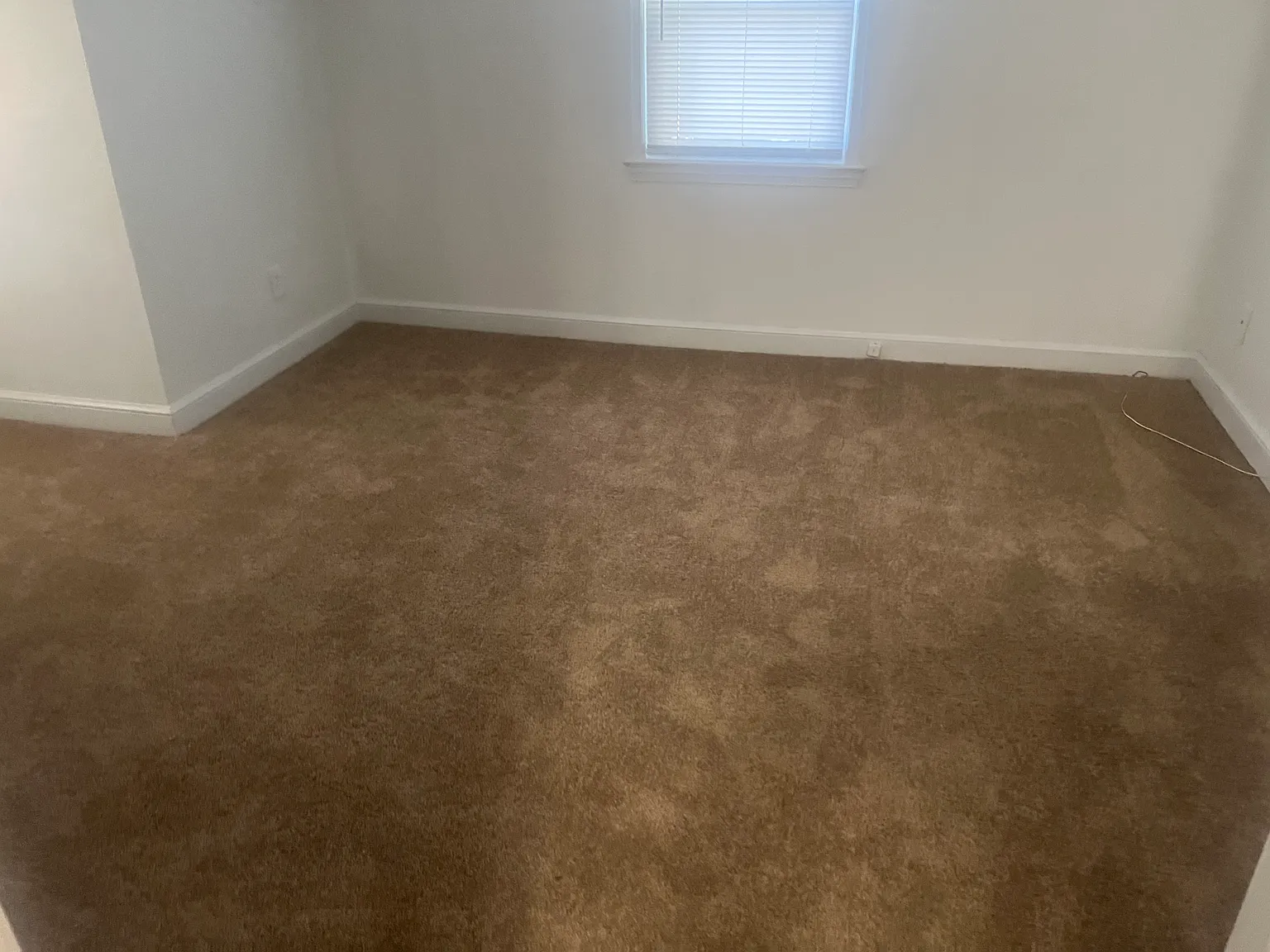4 bed, 2.5 bath, 1404 sqft, $3,300 — Photo 3