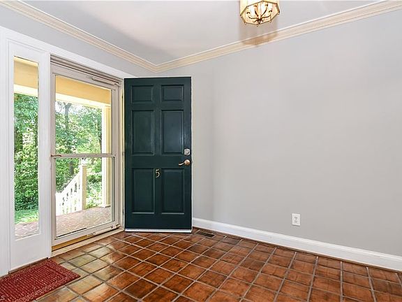 5th image of 5 Heather Ct