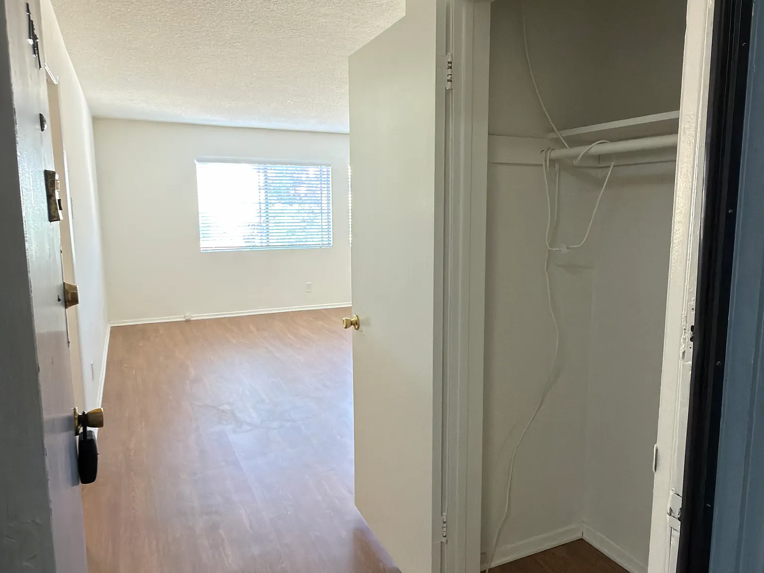 946 S Arapahoe — Photo 3