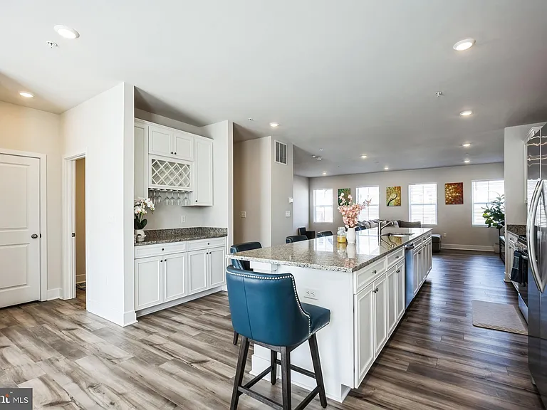 4165 Brodie Pl — Photo 4