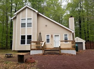 187 Wyomissing Dr, Pocono Lake, PA 18347