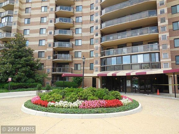 3rd image of 8360 Greensboro Dr APT 910