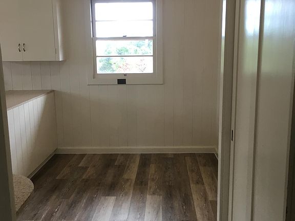 5th image of 330 Kaumana Dr