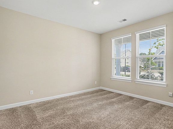 5th image of 405 Goldenrod Circle #1E