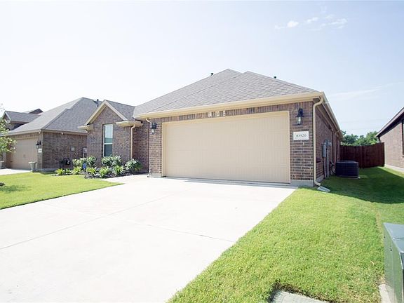 3rd image of 10920 Aledo Ln