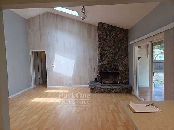 5th image of 2720 Buena Vista Ave