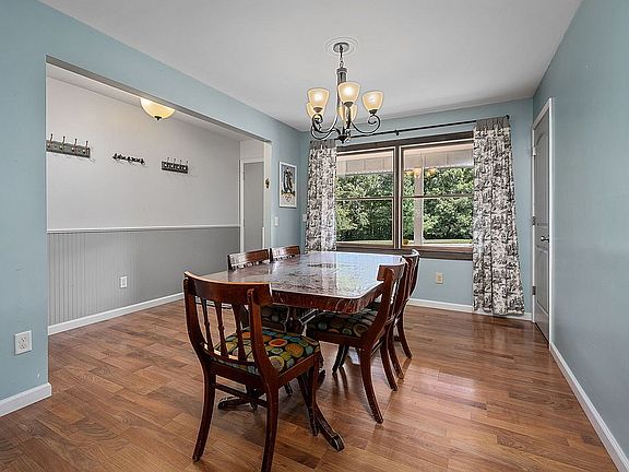 5th image of 45 Lone Dove Ln
