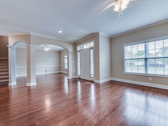 3rd image of 800 Poets Corner Way