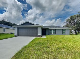 8520 N Sussex Dr, Citrus Springs, FL 34434