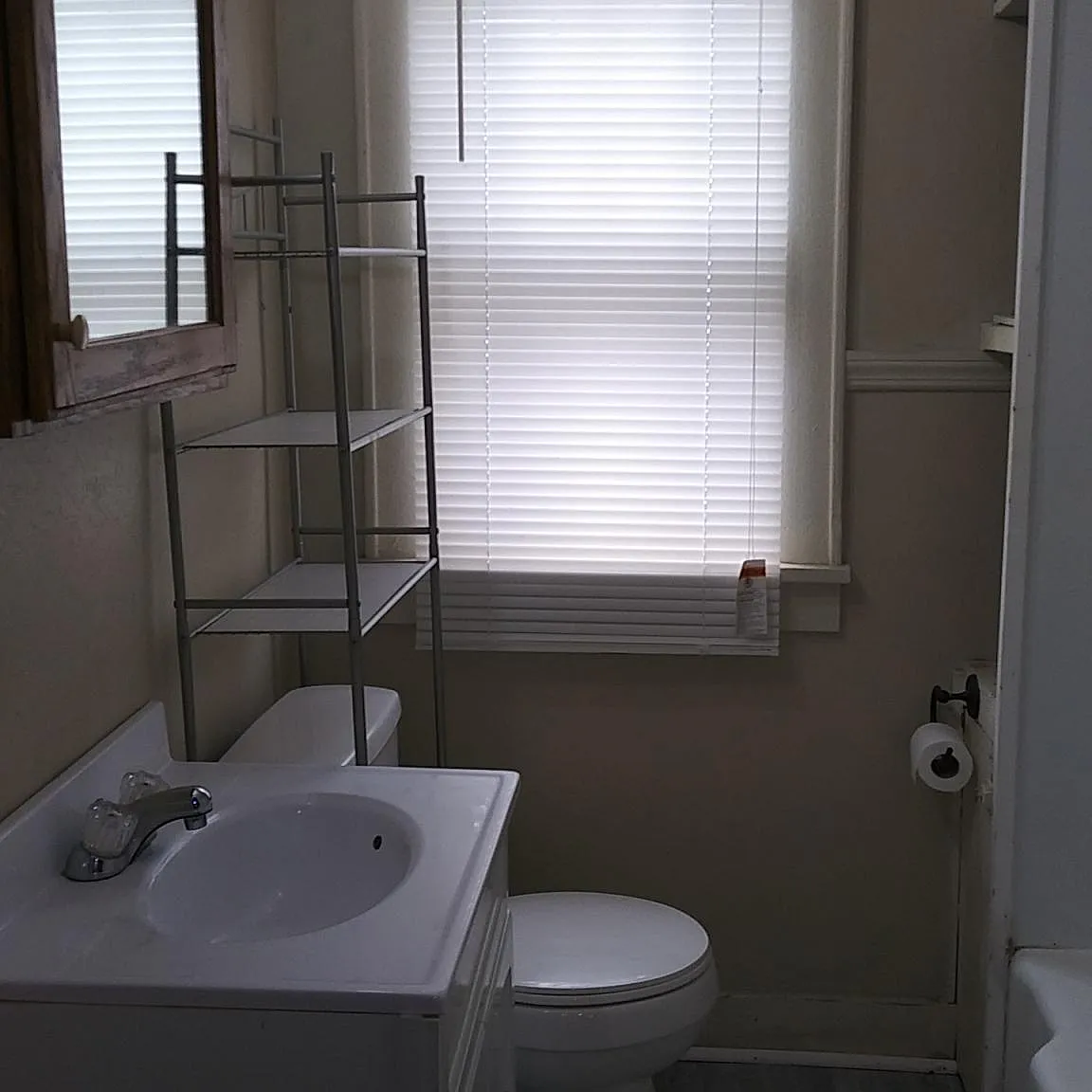 3 bed, 1008 sqft, $1,300 — Photo 4