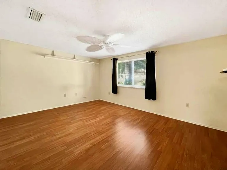 8313 Mill Creek Ln — Photo 2