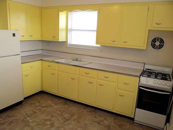 3rd image of 60 Franklin Ave APT 6