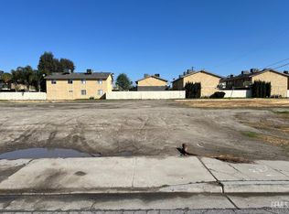 2702 Los Carneros Pl, Bakersfield, CA 93304