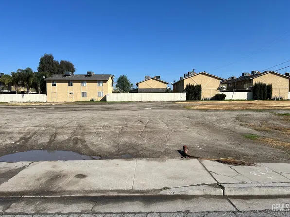 2702 Los Carneros Pl, Bakersfield, CA 93304