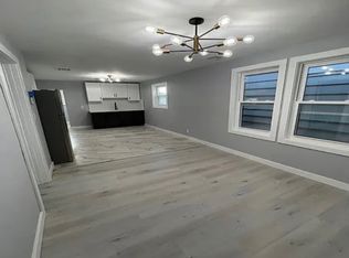 187 Parker St #2L, Newark, NJ 07104