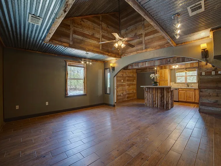 8851 Private Road 5204 — Photo 13