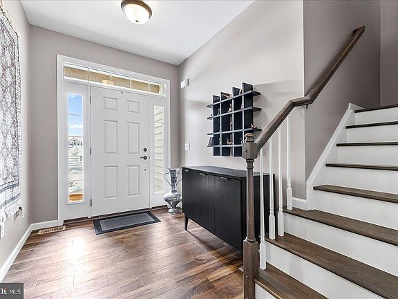 4th image of 254 Honeycroft Blvd