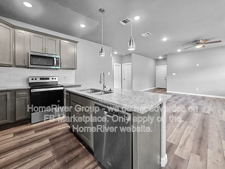 1429 Missouri Ave — Photo 7