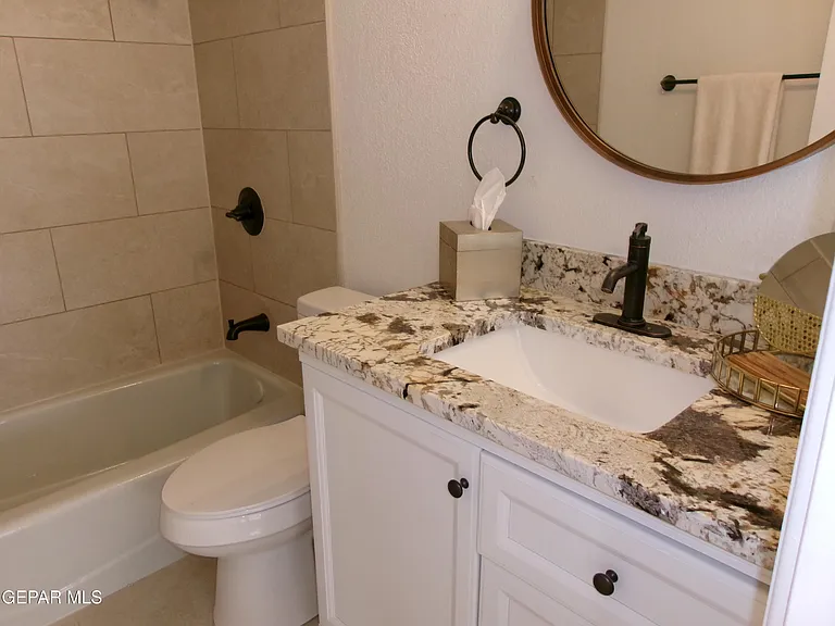 294 Vaquero Ln #B — Photo 23