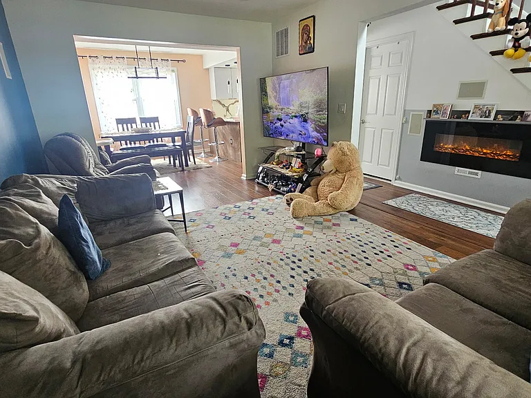 16 Main St — Photo 3
