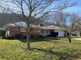 4610 Elk Shore Dr, Charleston, WV 25302