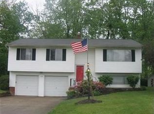 134 N Oakmont Rd, Northfield, OH 44067