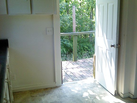 4th image of 103 Rocky Top Ln