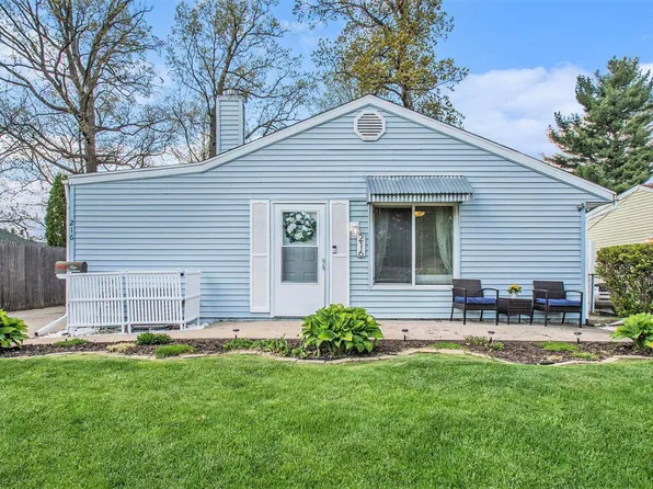 216 Ardennes Ave, Mishawaka, IN 46545