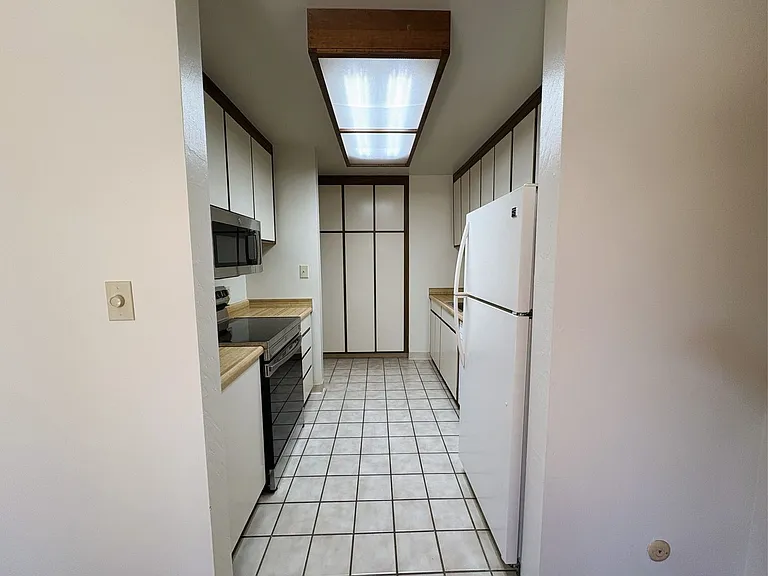 505 Cypress Point Dr #209 — Photo 9